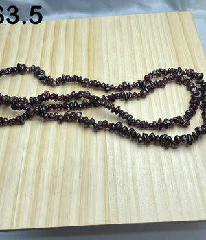 garnet chips string